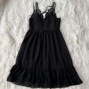 Love Tree Black Chemise with Lace Trim